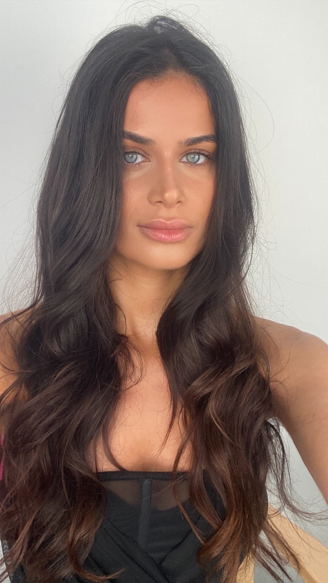 Gabriela Ü.