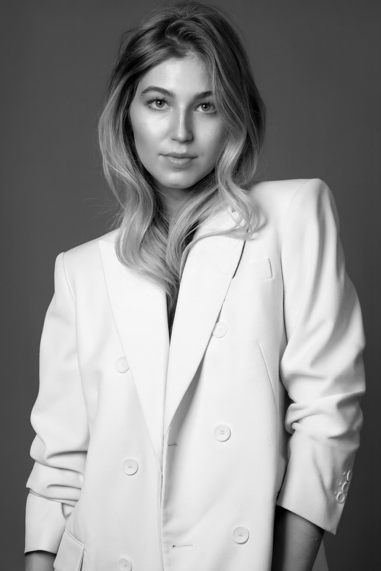 Joelle K. – Business-Foto 1